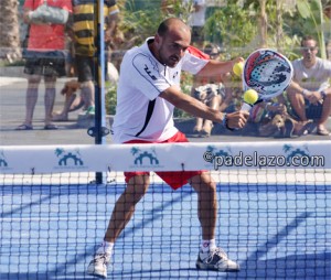 Tobaria y Beracierto desarman con un solo break a Demianiuk y Ale Ruiz en el I Torneo de Pádel Los Caballeros
