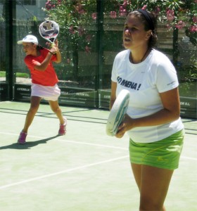 Más de un centenar de parejas vence al calor en el I Torneo Campeón Bullpadel en Marbella