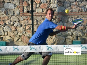 El pádel más sonriente se da cita en el Torneo Clínica Dental Plocher en el club Los Caballeros