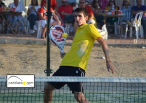 Paquito Ruiz y Lauty del Negro vencen por pegada en el Torneo de Pádel del Colegio Los Olivos