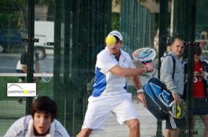 Nico Moral y Manu Fernández ponen rumbo a la victoria en el III Torneo de Pádel Viajes Mochila o Maleta