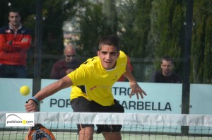 Marco Musso, en la final de 2ª masculina. Marco Musso 4 padel 2 masculina Torneo Memorial Jesus Marquet Muñio Cerrado del Aguila abril 2013