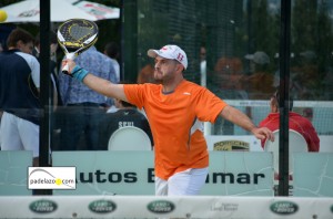 Samy Benoudiz, durante la final de 4ª masculina. Samy Benoudiz 2 padel 4 masculina Torneo Memorial Jesus Marquet Muñio Cerrado del Aguila abril 2013