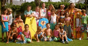 La diversión y el deporte abren las puertas del Campamento de Verano de Lew Hoad