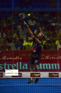 Jordi Muñoz cuenta con el apoyo del público malagueño. Jordi Muñoz 8a world padel tour malaga vals sport consul julio 2013