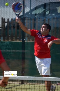 José María, en un partido de la categoría Mixta B. Jose Maria padel Mixta torneo club el mirador marbella agosto 2013