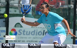 Carolina Navarro y Ceci Reiter irrumpen en un cuadro que acelera para filtrar a las cuatro mejores parejas en Málaga