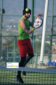 Salvio Cantón, en un partido de Mixta A. salvio-canton-mixta-A-torneo-padel-decimo-aniversario-la-capellania-enero-2014