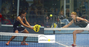 Patri Mowbray y Mari Carmen Villalba reconquistan la corona del padel andaluz en Granada