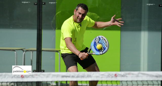 César García, en un partido de la 4ª masculina. cesar garcia padel 4 masculina torneo express daspadel vals teatinos marzo 2014