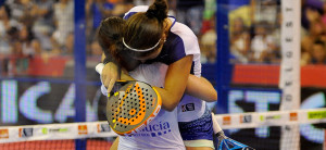 Patty Llaguno y Eli Amatriain confirman su ascensión en La Nucía con su primer título de la temporada