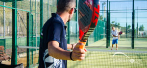 Las empuñaduras de padel: tipos, usos e influencia en el juego