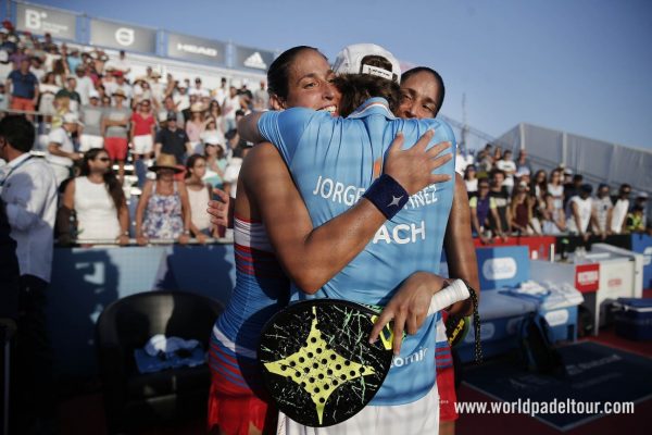 abrazo-mapi-majo-sanchez-alayeto-jorge-martinez-finales-cervezas-victoria-mijas-open--1170x780