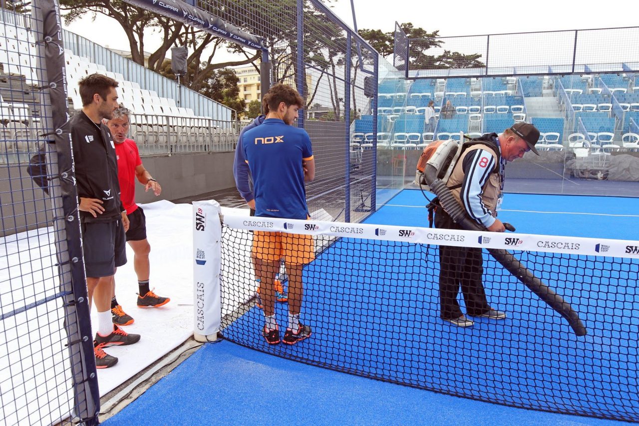 bela y tapia revisan pista cascais padel master 2019