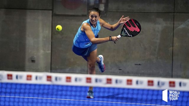 Muchos sustos y dos caídas sonadas en los octavos femeninos del Vuelve a Madrid Open 2020